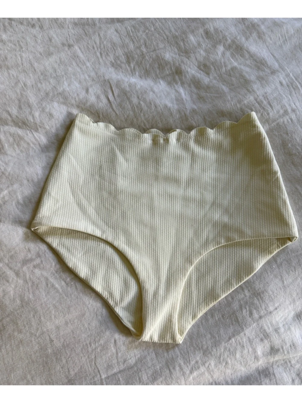 Women’s Cream Scalloped Edge Bikini